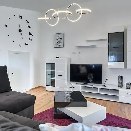 New Apartman Luma Pula City Center *