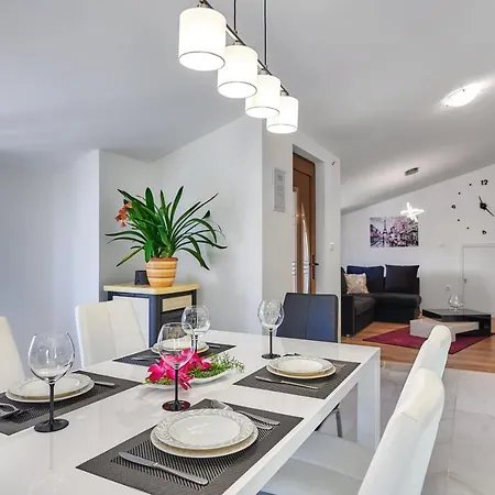 New Apartman Luma Pula City Center Apartment