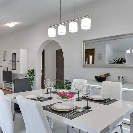 Apartment New Apartman Luma Pula City Center