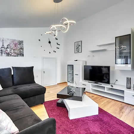 New Apartman Luma Pula City Center *